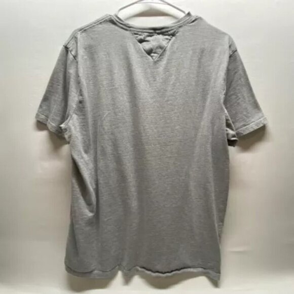 Tommy Hilfiger T-Shirt Men's Large Gray TH Graphic Logo Short Sleeve Tee GUC - Picture 3 of 8